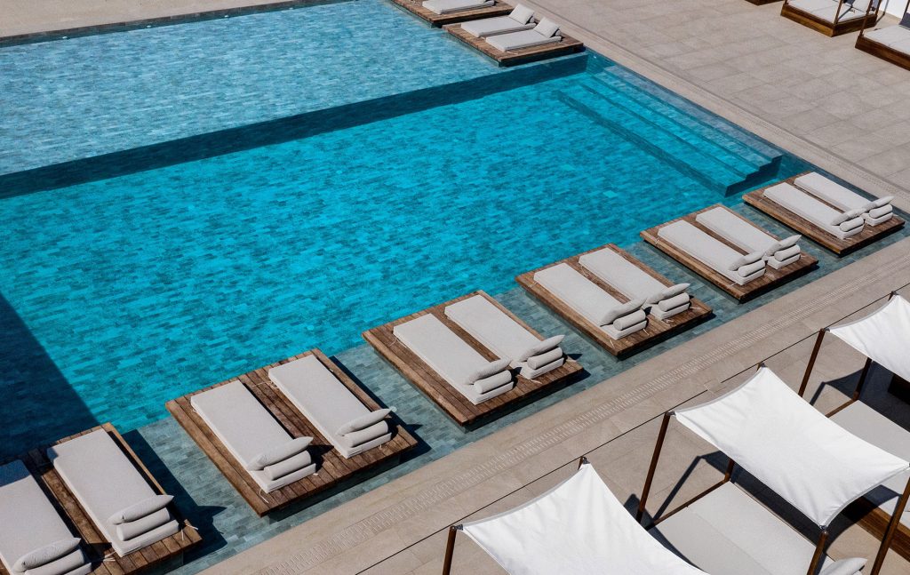 manoulas beach hotel Mykonos