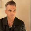 Ο Ρόμπι Γουίλιαμς χάνει τα μαλλιά του – Πώς η βιομηχανία του θεάματος τού προσθέτει επιπλέον άγχος
